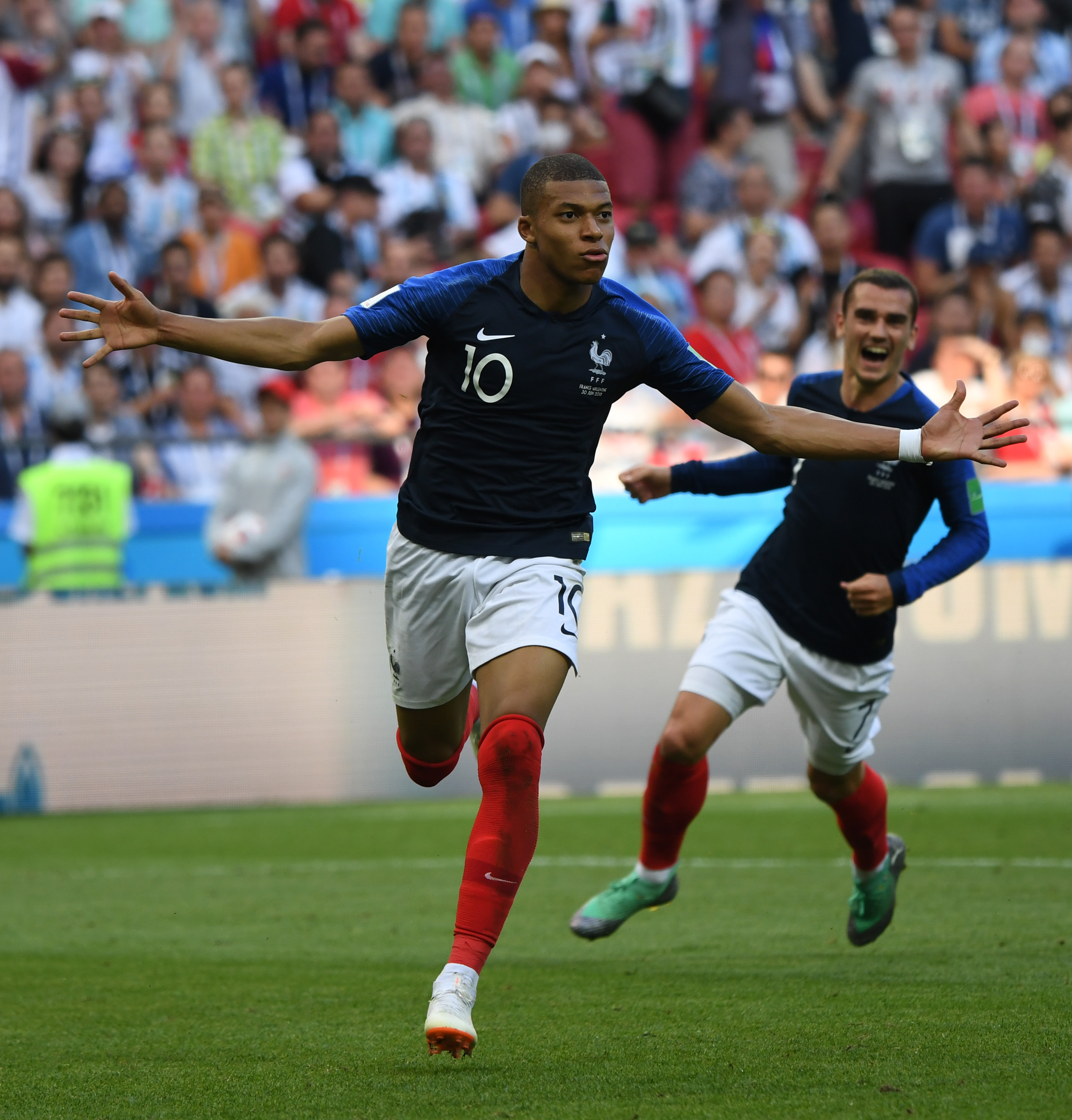 多纳鲁马：1-2之后我们就放弃了比赛，这绝对不应该发生（多纳鲁马直言：比分变成1-2后我们选择了放弃，这绝不能发生）