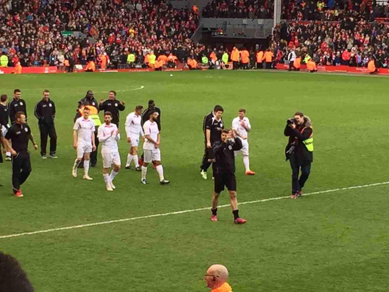 奥纳纳鼓励国家队：足球在喀麦隆是信仰，你们不是为自己奔跑（奥纳纳寄语国家队：足球是喀麦隆的信仰，奔跑不只为自己）