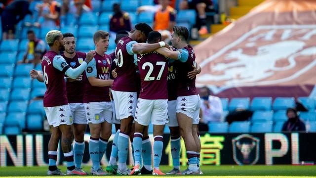 克罗斯评历史最佳11人：C罗左边锋，梅西前腰，马尔蒂尼入选（克罗斯评选史上最佳十一人：C罗出任左边锋，梅西司职前腰，马尔蒂尼在列）