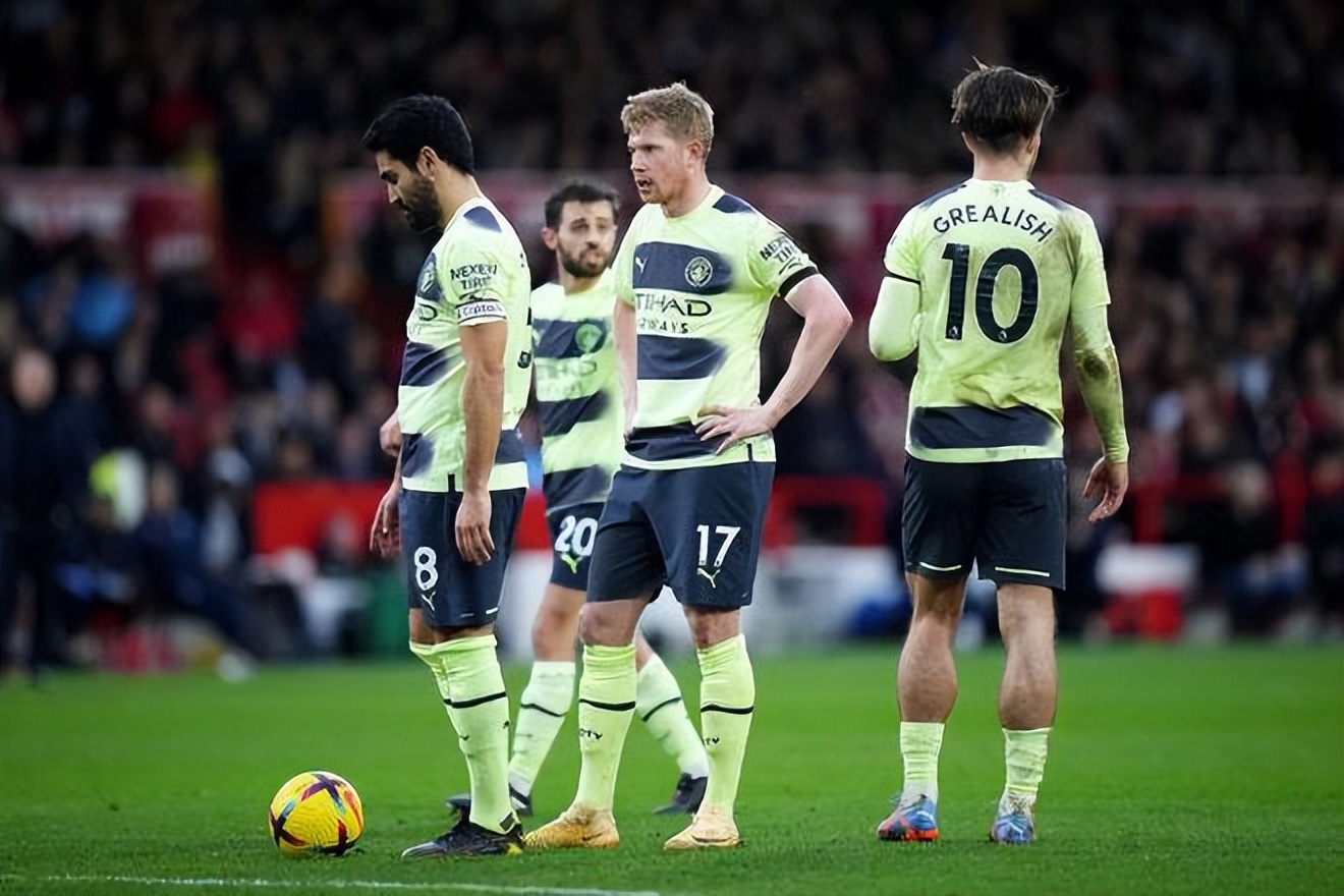 吉拉西多特生涯欧冠已打入15球，队史仅次于罗伊斯和莱万（吉拉西欧冠为多特打入第15球，队史仅逊罗伊斯与莱万）