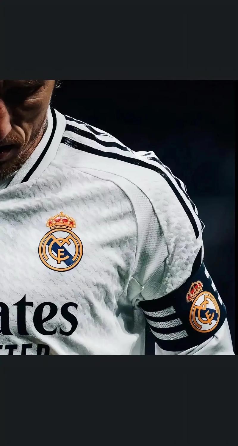 法兰克福总监：计划在冬窗期间与格策谈续约，他对我们很重要（法兰克福总监：冬窗将与格策商议续约，球队视他为关键人物）