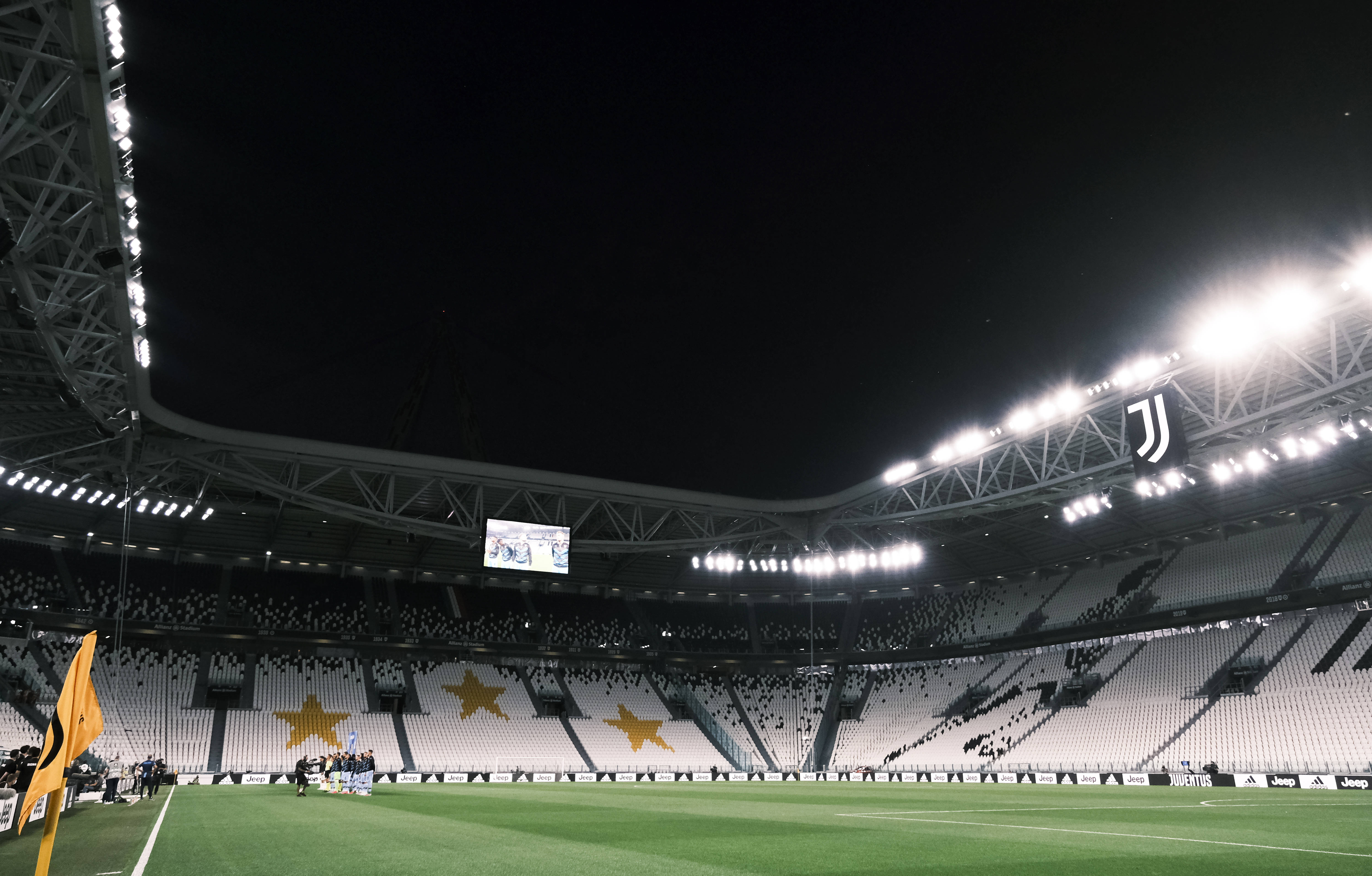 拉波尔塔：我们正着手在诺坎普为梅西立雕像，他值得如此致敬（拉波尔塔：巴萨正推进在诺坎普为梅西树立雕像，他配得上这份致敬）