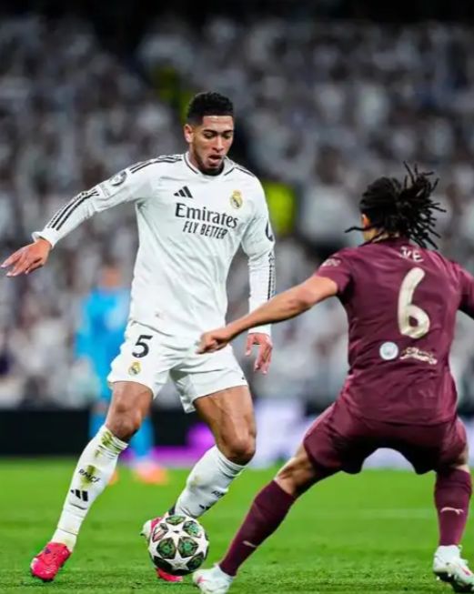 意甲三分制时代以来，米兰前14轮拿超过30分最终都排名前三（意甲三分制以来，米兰前14轮30分以上的赛季最终全部跻身前三）