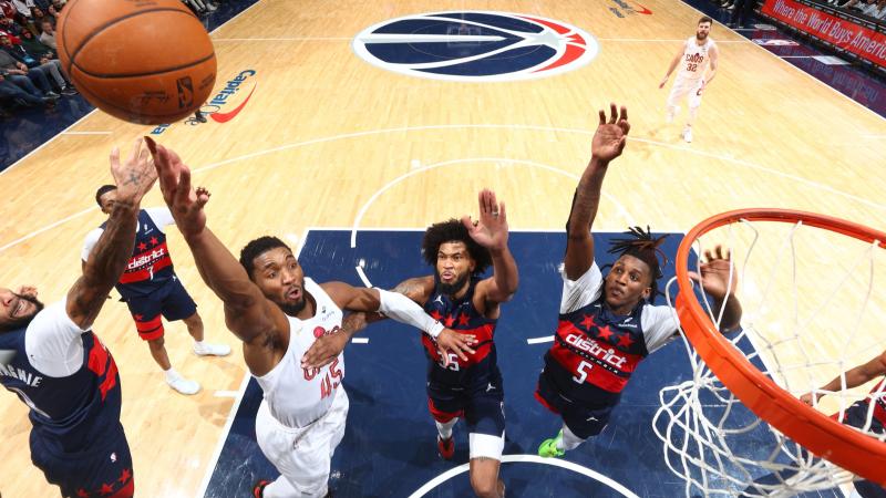 每体：特尔施特根已开始场地训练，可能会在两周内恢复合练（每体：特尔施特根重返草地训练，预计两周内可随队合练）