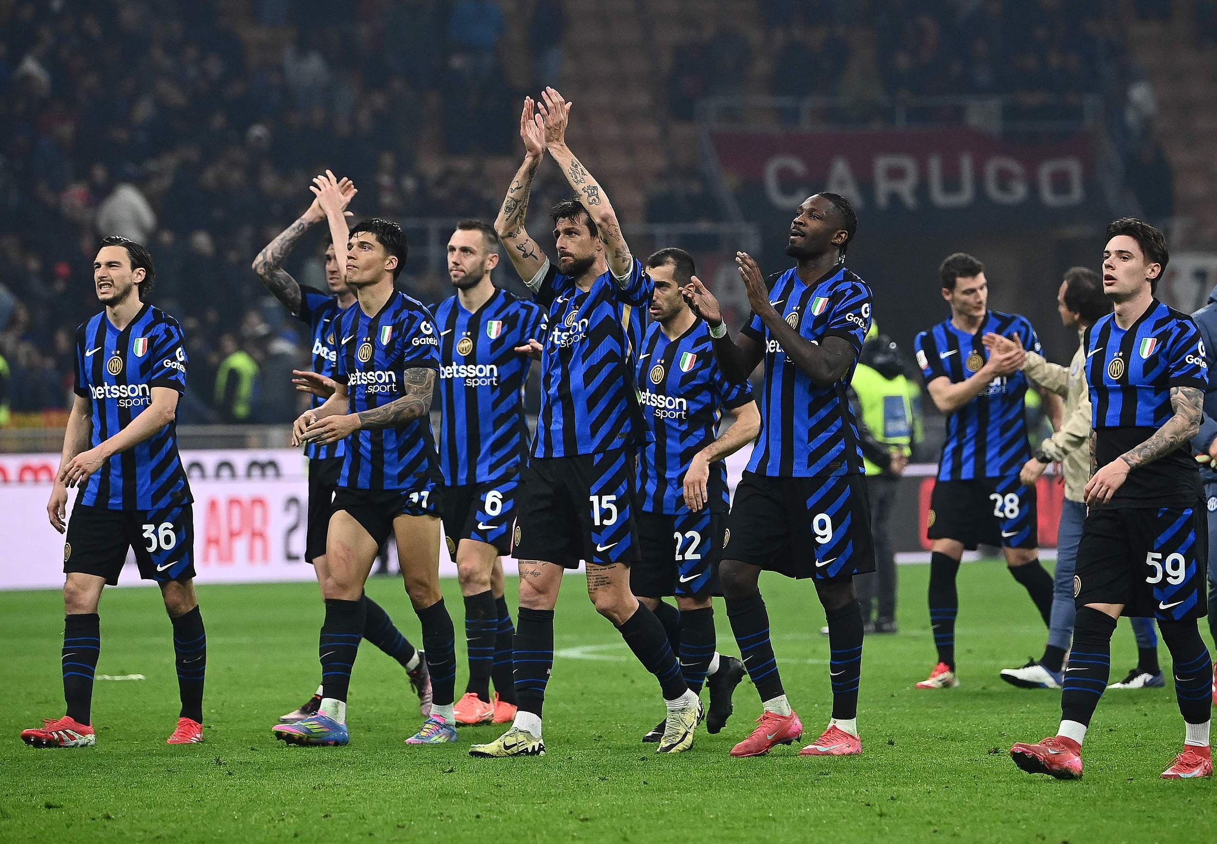 布乌卡：因舒梅切尔穿走我1号而大怒，我要求换成7或10号（布乌卡因舒梅切尔抢走1号大怒：请求改穿7号或10号）