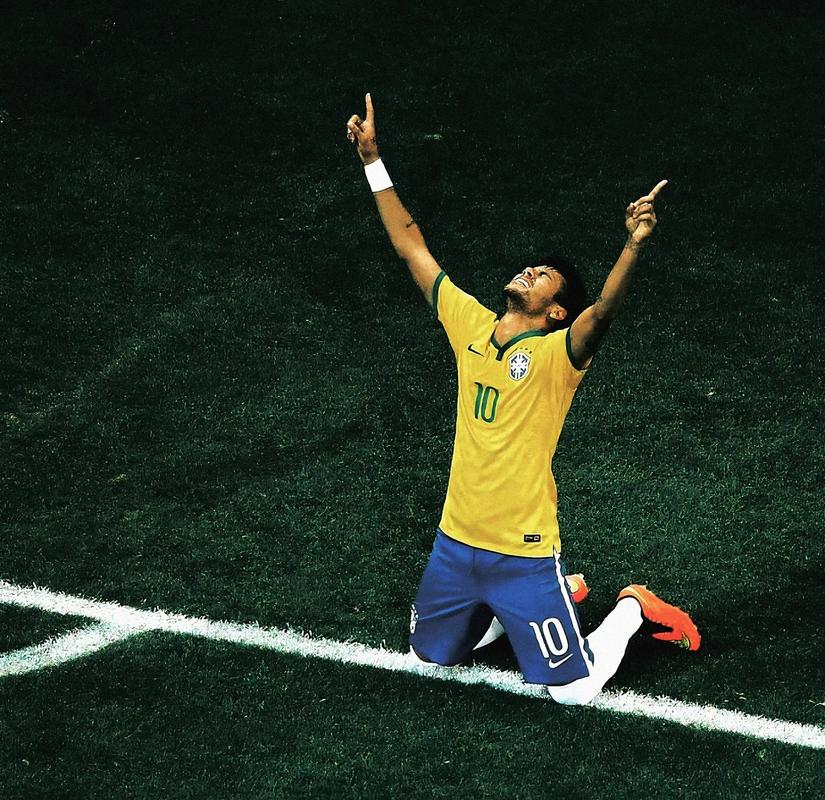 洛夫伦社媒发布爱心符号@萨拉赫，力挺前利物浦队友（洛夫伦社媒发爱心@萨拉赫，为前利物浦队友打气）