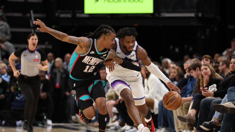 巴萨今夏卖卡萨多免签托马斯引热议（巴萨今夏或售卡萨多并免签托马斯引发争议）